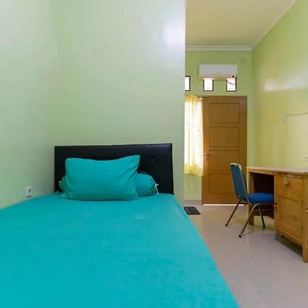 Kostawira Syariah Bintaro Mitra Reddoorz Hotel Mencil Bagian luar foto